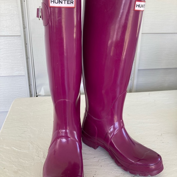 Women’s Hunter Boots Tall Rain Boots 👢in glossy finish. Size 7,  eggplant 🍆 - Picture 8 of 12
